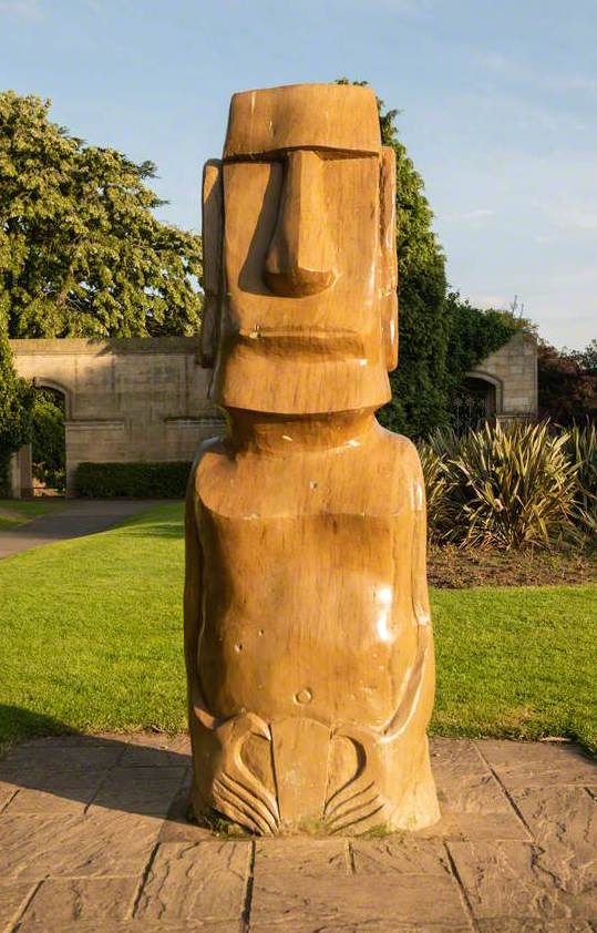 The Marton Moai: Ko Tutira Kei Ahunehenehe (The Lookout on the